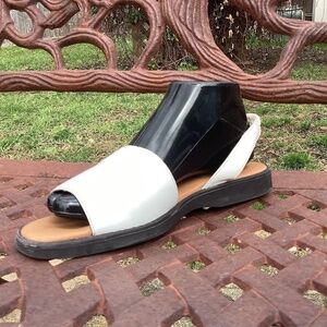 Duck Head White Sandals 9M